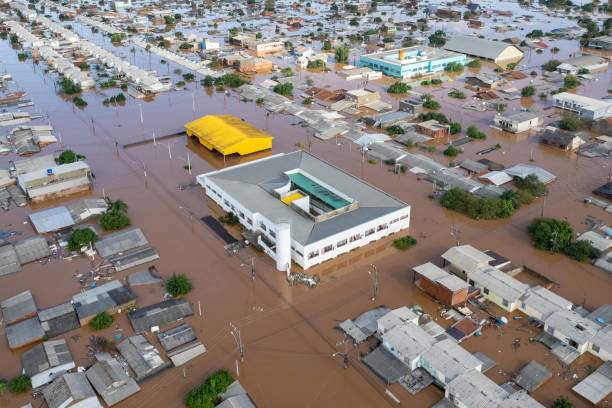 1- Retorno do Aeroporto de Porto Alegre Após Catástrofe Natural